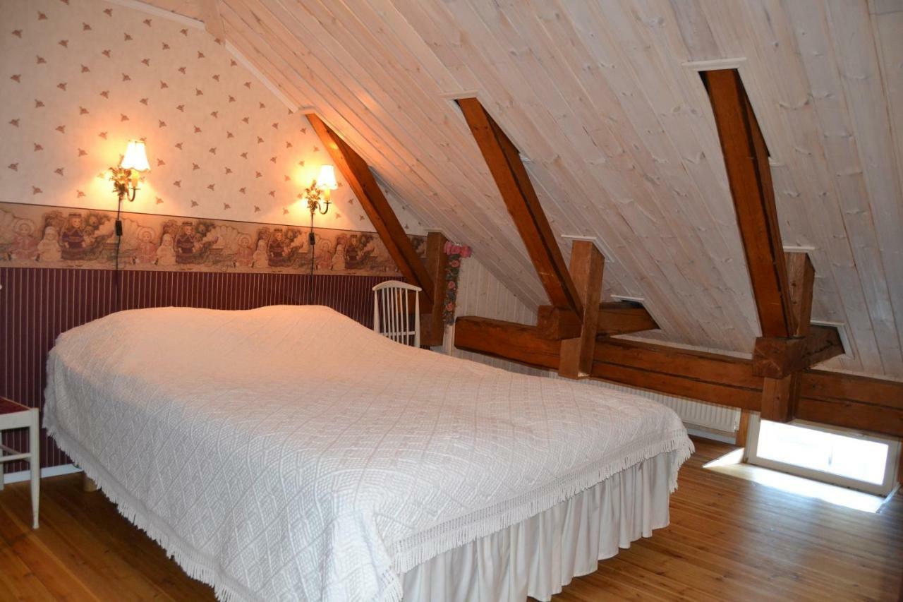 Wanha Kartano Inn *